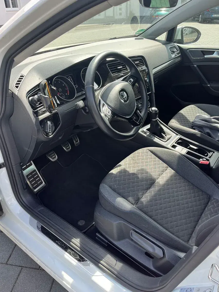Używany VW Golf VII Join 116 KM (85 kW) 2018 Biały Kombi