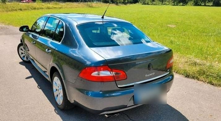 Gebraucht Skoda Superb 160 PS (117 kW) 2008 Grau Limousine
