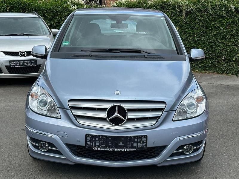 Blau Gebraucht 2008 Mercedes B200 Van / Kleinbus | 5.998 € (Guter Preis) - Bild 1/4