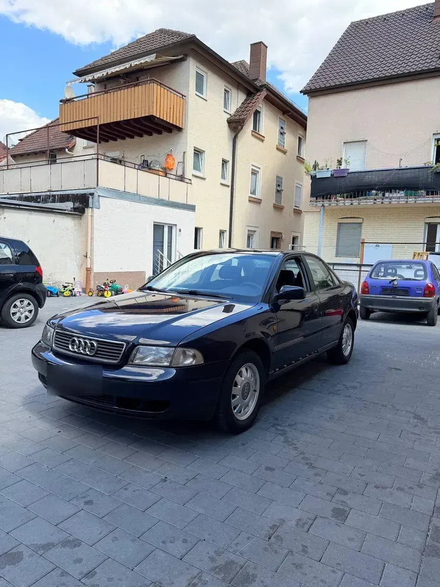 Gebraucht Audi A4 Sport 101 PS (74 kW) 1998 Blau Limousine