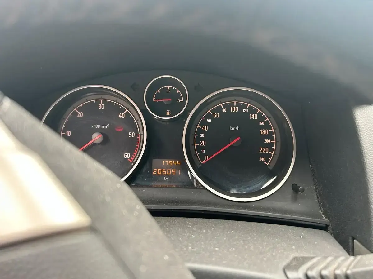Gebraucht Opel Astra 110 PS (80 kW) 2008 Blau Kombi