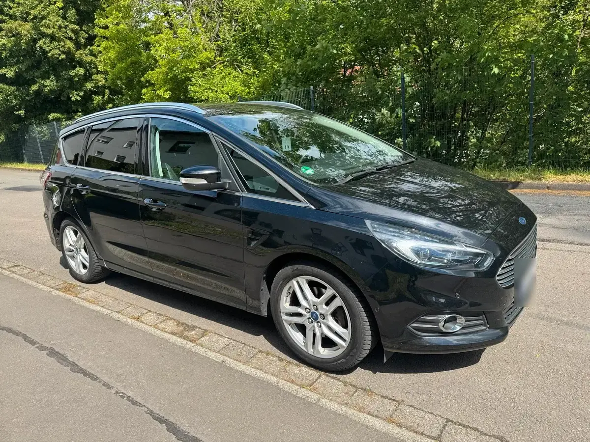 Gebraucht Ford S-MAX Titanium 150 PS (110 kW) 2016 Schwarz Van / Kleinbus