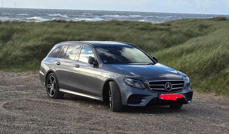 Gebraucht Mercedes E220 AMG line 194 PS (142 kW) 2017 Grau Limousine