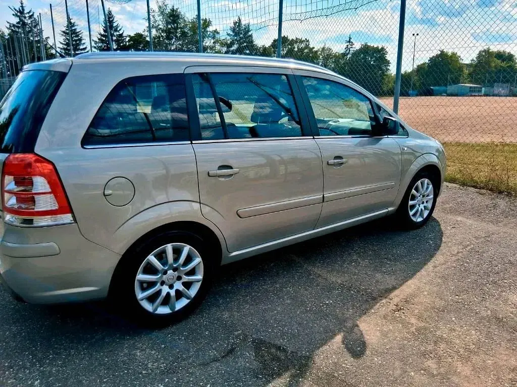 Gebraucht Opel Zafira 125 PS (91 kW) 2009 Grau Van / Kleinbus