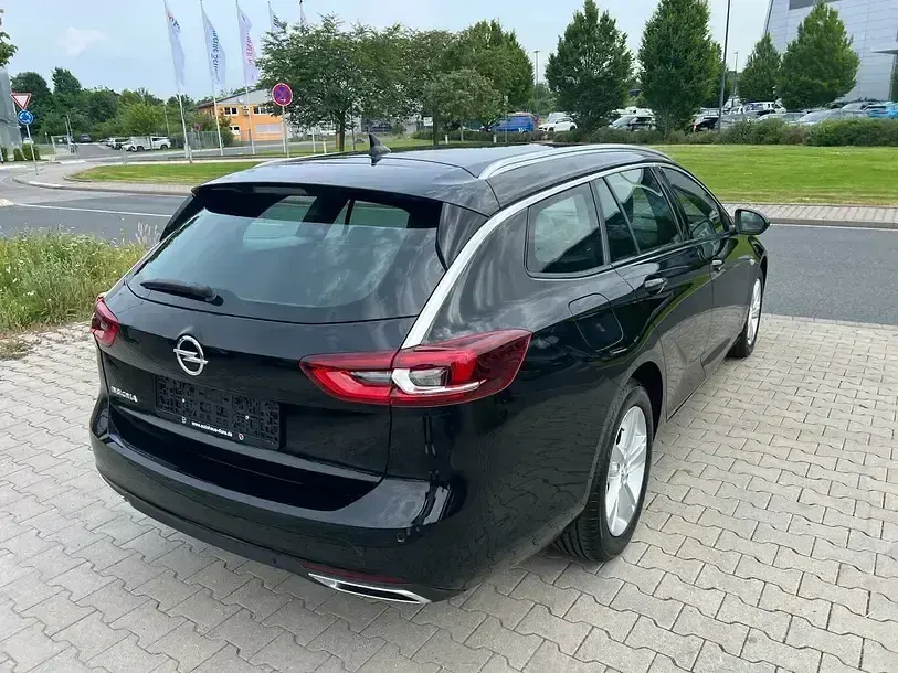 Gebraucht Opel Insignia Elegance 200 PS (147 kW) 2022 Diamant schwarz/karbon schwarz (metallic) Kombi