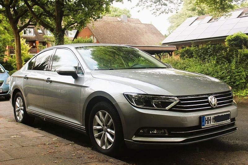 Grau Gebraucht 2017 VW Passat Comfortline Limousine | 16.800 € (Guter Preis) - Bild 1/4