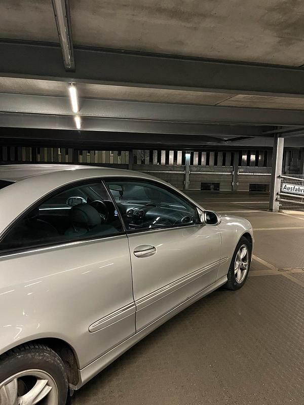 Gebraucht Mercedes CLK200 163 PS (119 kW) 2004 Silber Coupé