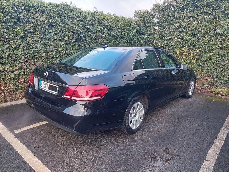 Gebraucht Mercedes E220 Elegance 170 PS (125 kW) 2013 Schwarz Limousine