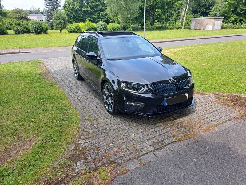 Schwarz Gebraucht 2014 Skoda Octavia RS Kombi | 15.900 € (Teuer) - Bild 1/4