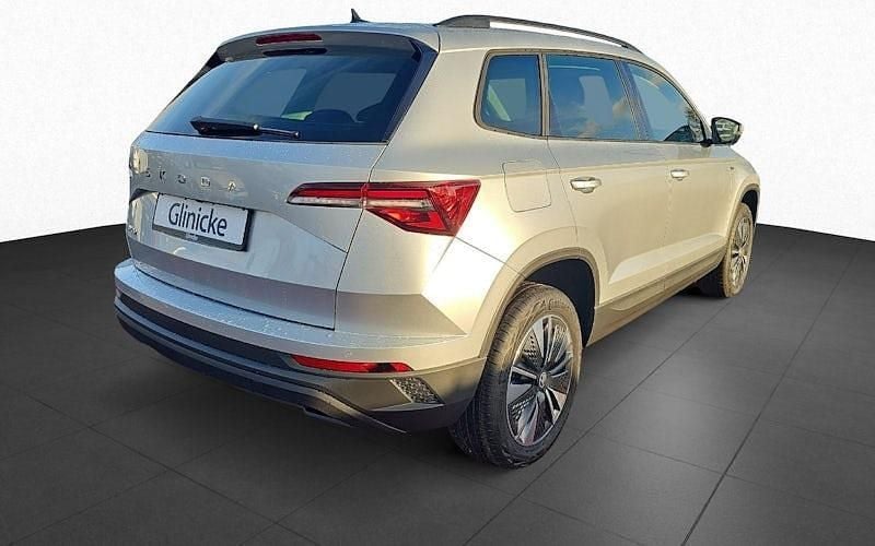 Neu Skoda Karoq Tour 150 PS (110 kW) 2025 Brilliantsilber metallic SUV
