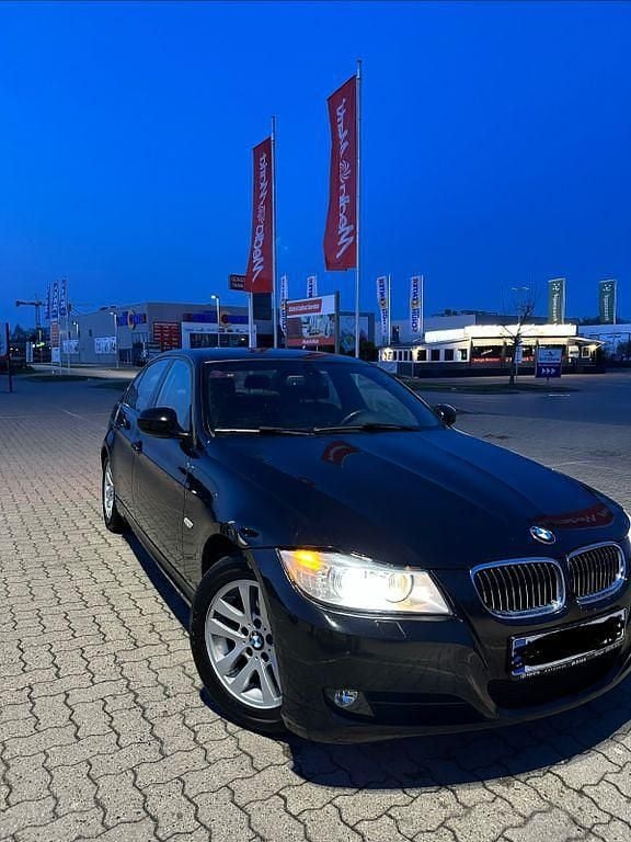Gebraucht BMW 325 218 PS (160 kW) 2009 Schwarz Limousine