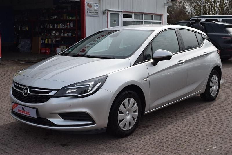 Gebraucht Opel Astra Edition 136 PS (100 kW) 2017 Grau Limousine
