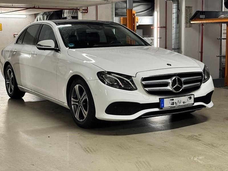 Gebraucht Mercedes E200 Avantgarde 150 PS (110 kW) 2018 Polarweiss Limousine