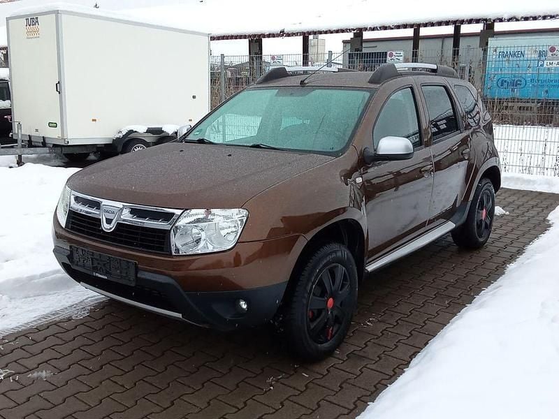 Braun Gebraucht 2010 Dacia Duster Lauréate SUV | 4.990 € (Fairer Preis) - Bild 1/4