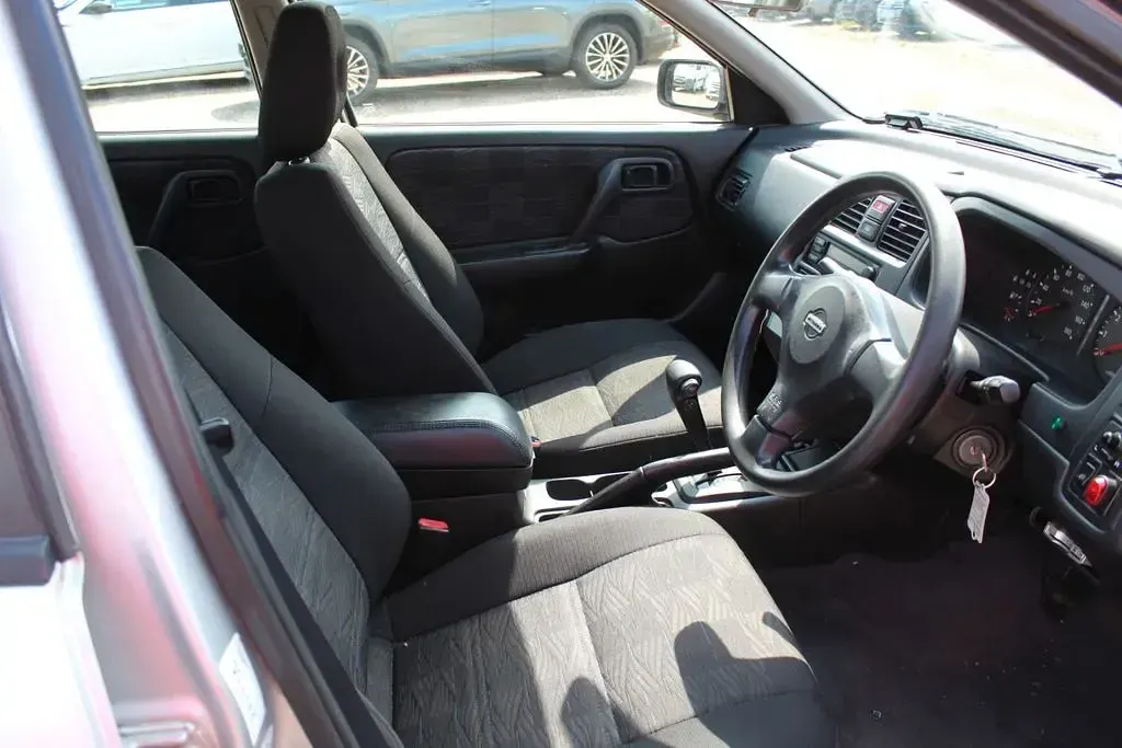 Gebraucht Nissan Primera 150 PS (110 kW) 1999 Silber Kombi