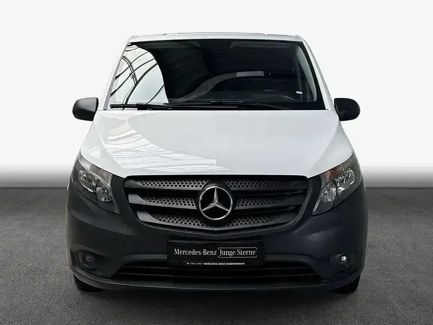 Gebraucht Mercedes Vito 163 PS (119 kW) 2023 Weiß Van