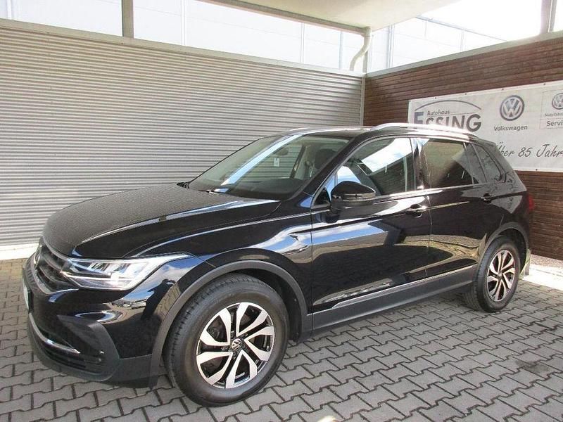 Gebraucht VW Tiguan Active 150 PS (110 kW) 2021 Schwarz SUV
