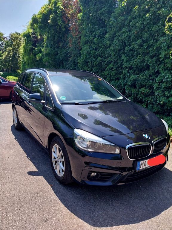 Schwarz Gebraucht 2016 BMW 218 Gran Tourer Performance Van / Kleinbus | 9.700 € (Fairer Preis) - Bild 1/4