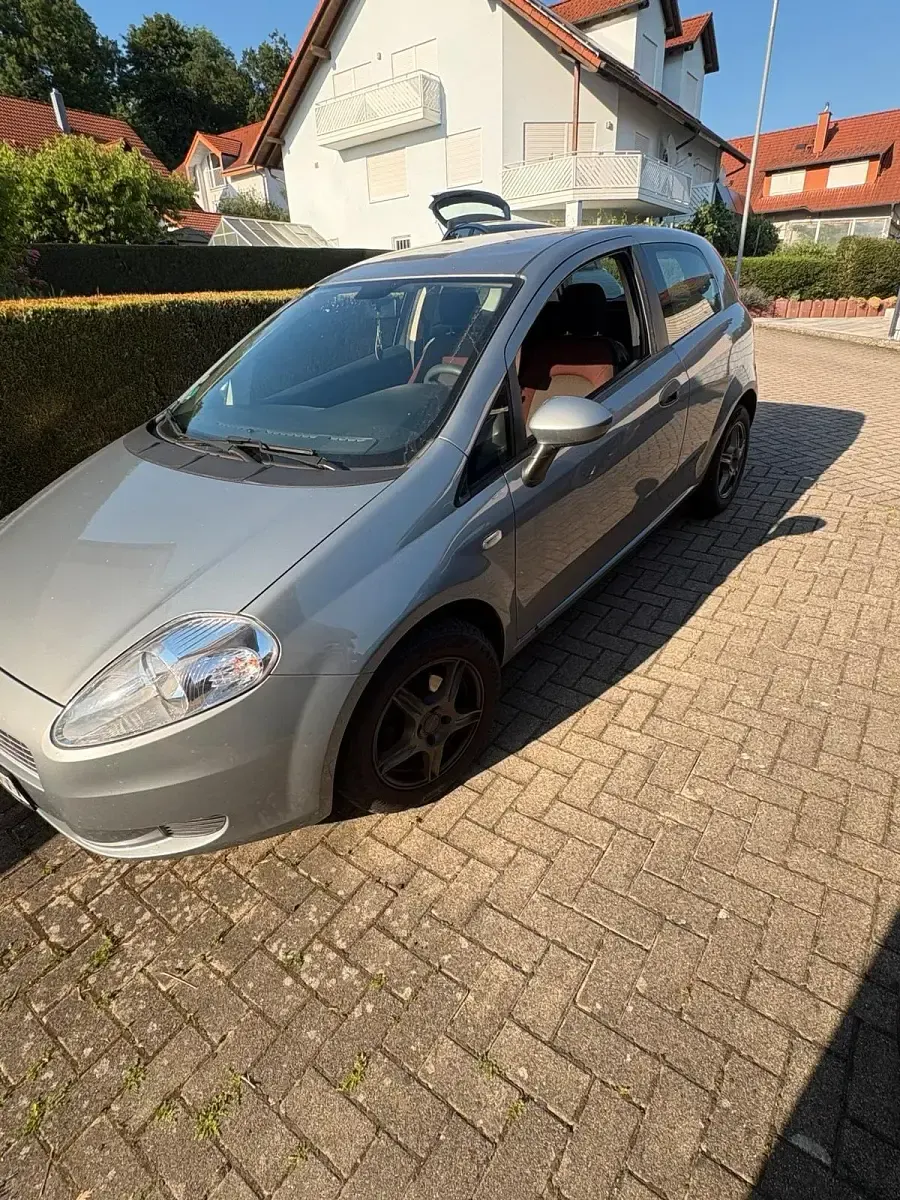 Gebraucht Fiat Punto 65 PS (47 kW) 2009 Grau Kleinwagen