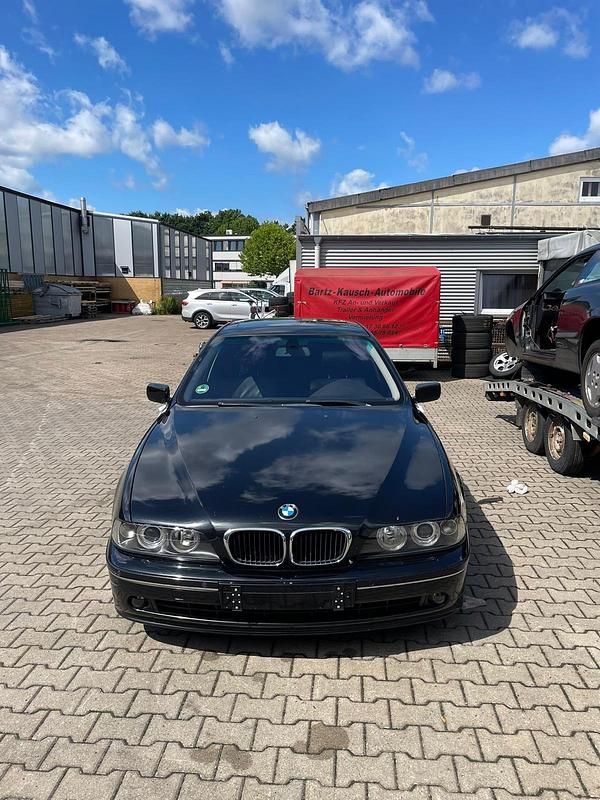 Gebraucht BMW 525 Basis 192 PS (141 kW) 2002 Schwarz Limousine