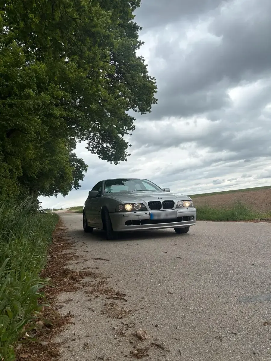 Używany BMW 520 170 KM (125 kW) 2001 Srebrny Sedan/Limuzyna