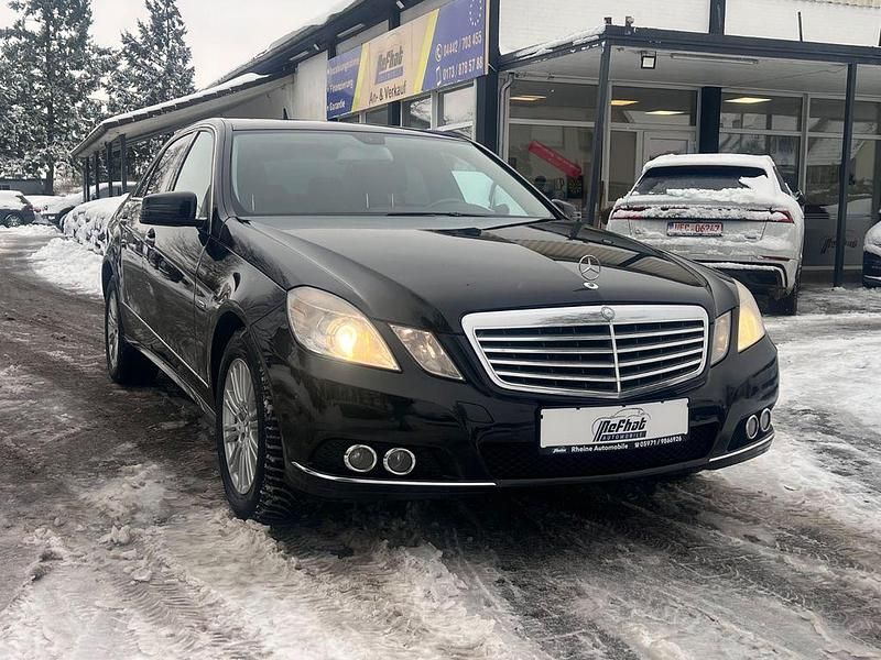 Second-hand Mercedes E200 Elegance 136 CP (100 kW) 2009 Negru Berlinǎ