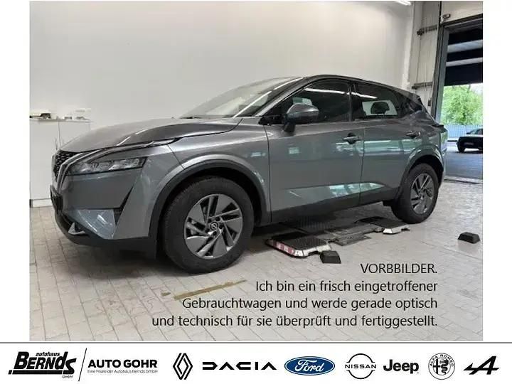 Dark grey metallic (kadg) Gebraucht 2024 Nissan Qashqai Acenta SUV | 23.880 € (Superpreis) - Bild 1/4