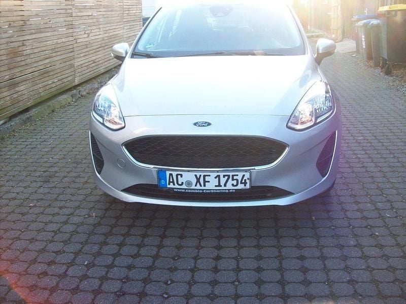 Silber Gebraucht 2020 Ford Fiesta Trend Limousine | 4.900 € (Superpreis) - Bild 1/4