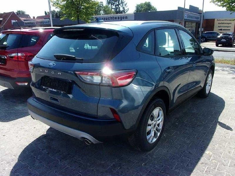 Używany Ford Kuga Cool & Connect 150 KM (110 kW) 2024 Niebieski SUV