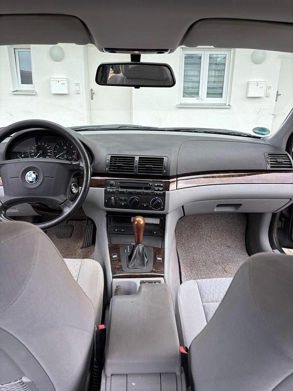 Second-hand BMW 323 170 CP (125 kW) 2000 Berlinǎ