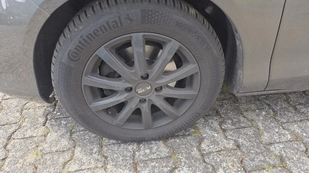 Usata Ford B-MAX SYNC Edition 101 CV (74 kW) 2016 Grigio Monovolume