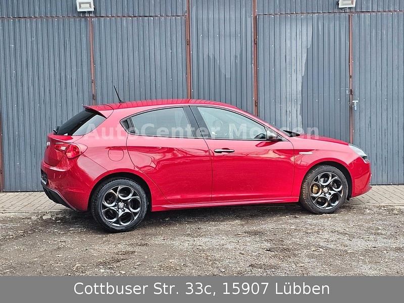 Gebraucht Alfa Romeo Giulietta Super 150 PS (110 kW) 2016 Rot Limousine
