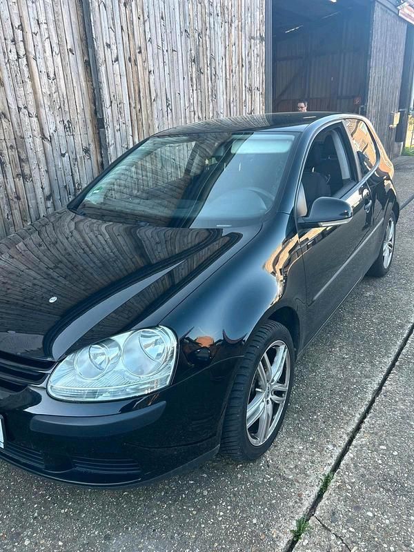 Gebraucht VW Golf V 75 PS (55 kW) 2004 Schwarz Kleinwagen