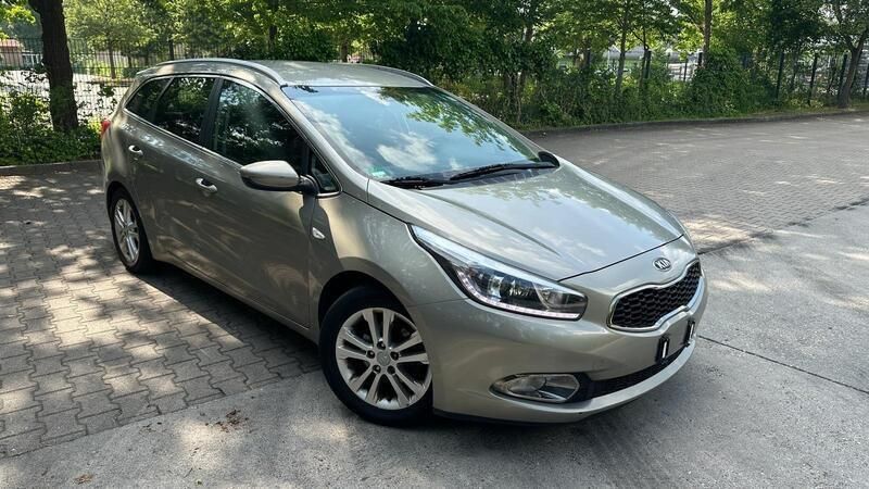 Grau Gebraucht 2013 Kia Ceed Kombi | 5.000 € (Fairer Preis) - Bild 1/4