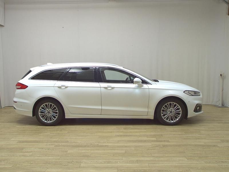 Gebraucht Ford Mondeo Titanium 150 PS (110 kW) 2021 Frost weiss Kombi