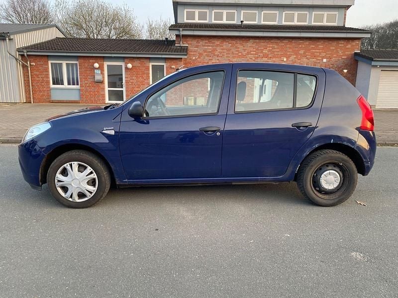 Gebraucht Dacia Sandero Basis 75 PS (55 kW) 2009 Blau Limousine