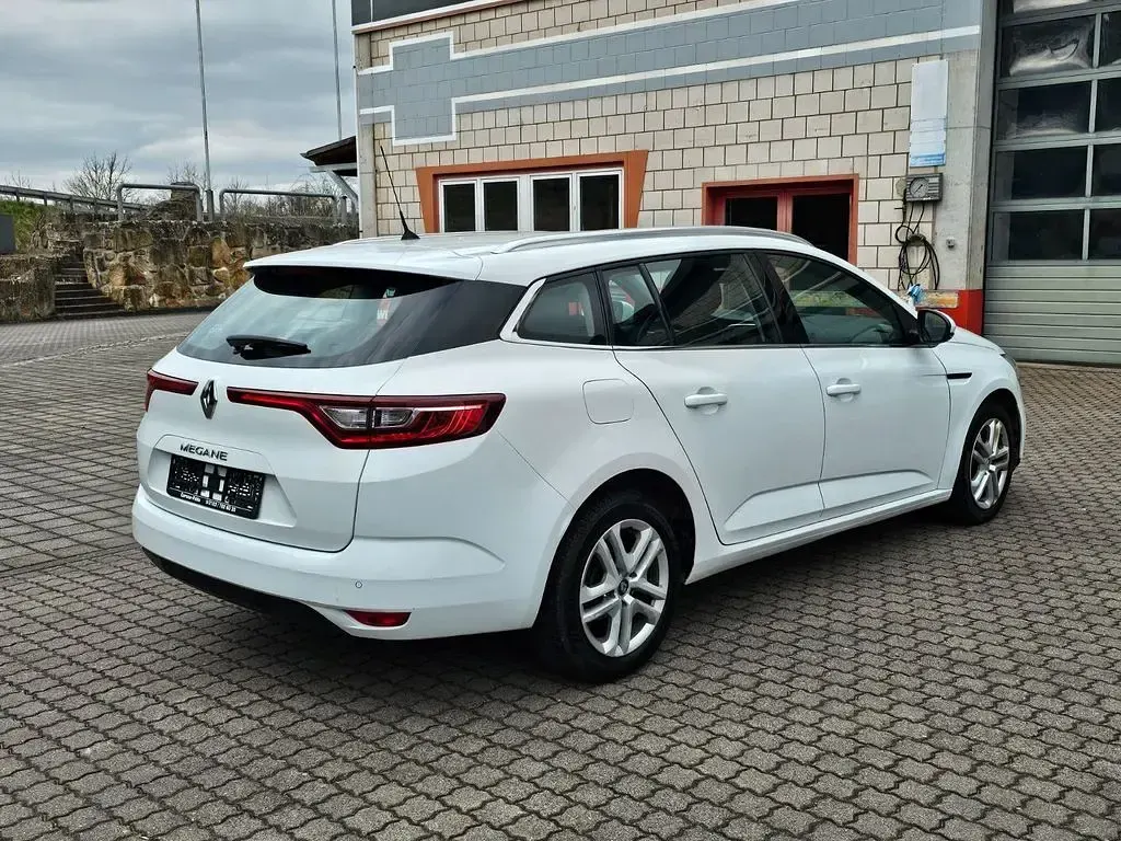 Gebraucht Renault Mégane Business 116 PS (85 kW) 2020 Weiß Limousine