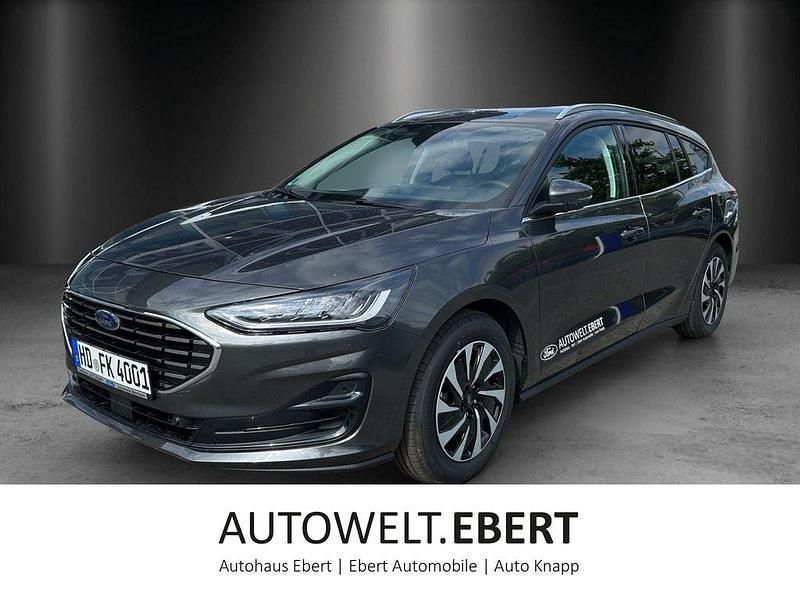Frostweiß Gebraucht 2025 Ford Focus Titanium Limousine | 27.990 € (Fairer Preis) - Bild 1/4
