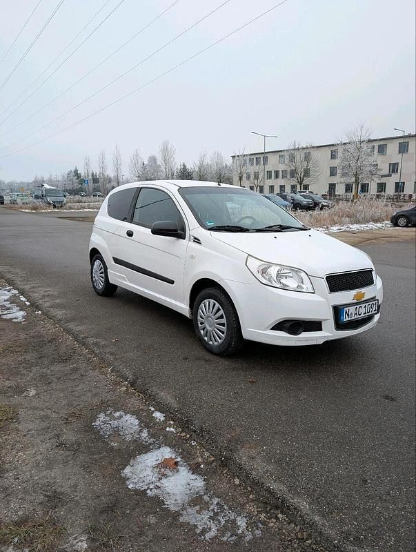 Weiß Gebraucht 2010 Chevrolet Aveo Kleinwagen | 2.300 € (Fairer Preis) - Bild 1/4