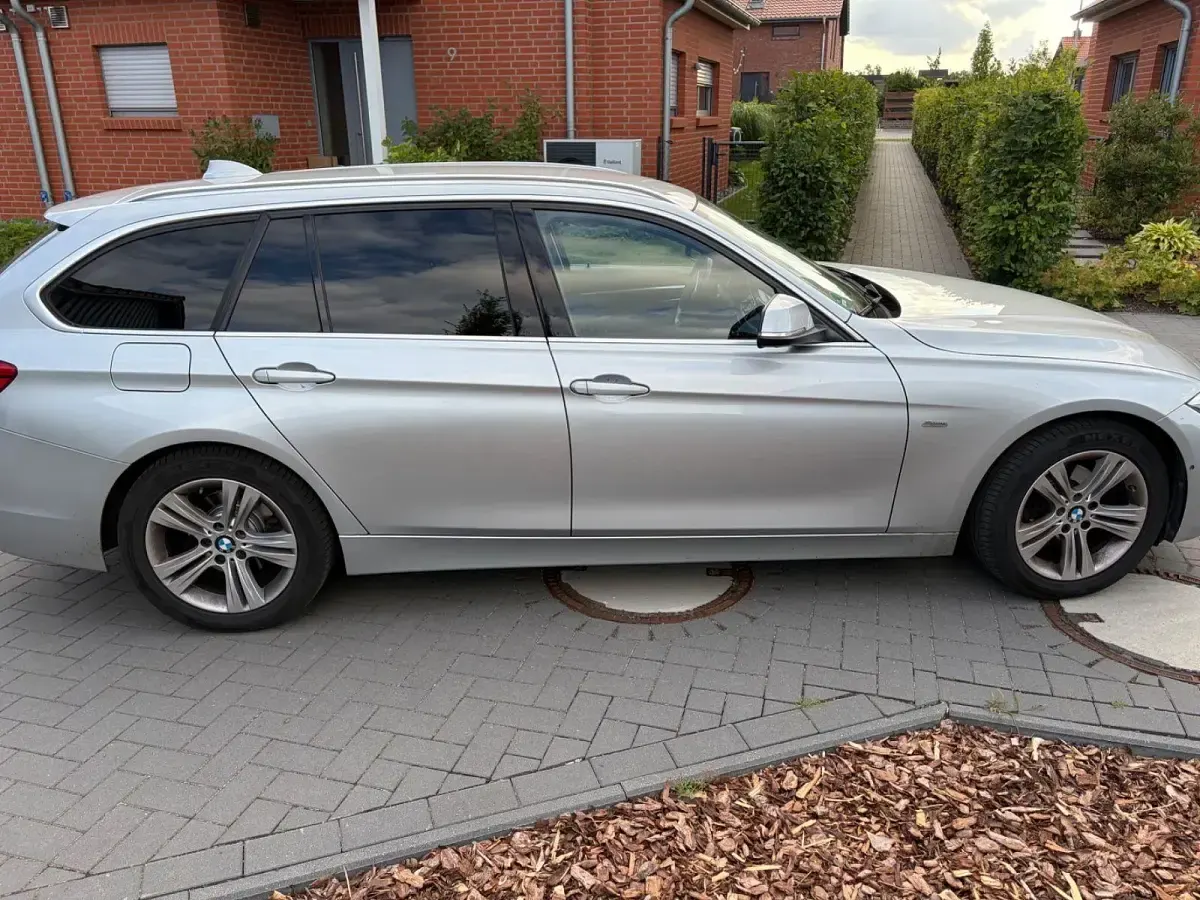Gebraucht BMW 318 Sport Line 150 PS (110 kW) 2016 Silber Kombi