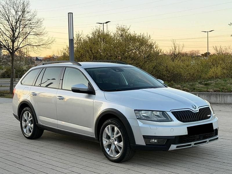 Gebraucht Skoda Octavia 184 PS (135 kW) 2016 Silber Kleinwagen