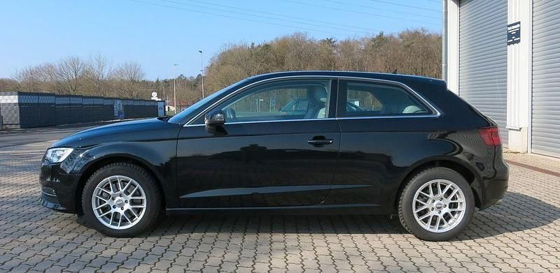Gebraucht Audi A3 Attraction 179 PS (131 kW) 2013 Schwarz Limousine