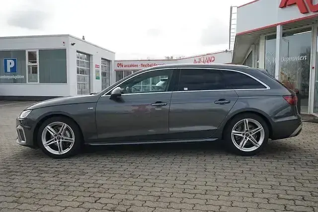 Gebraucht Audi A4 S-Line 204 PS (150 kW) 2024 Grau Kombi