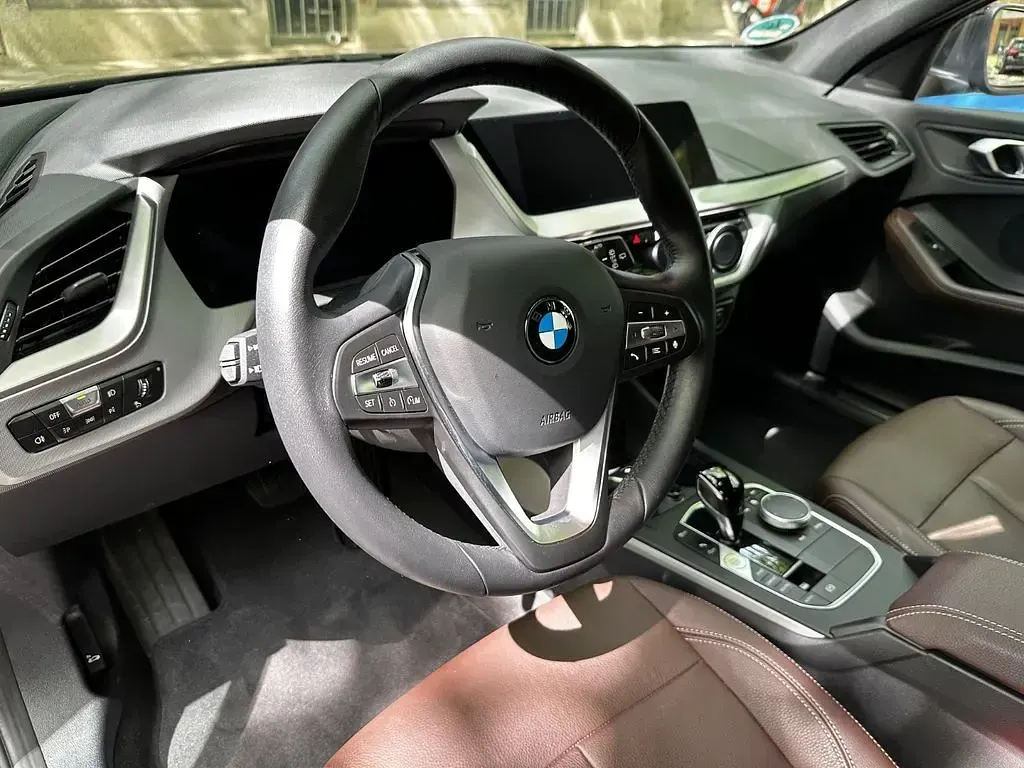 Gebraucht BMW 118 Advantage 136 PS (100 kW) 2024 Schwarz Kleinwagen