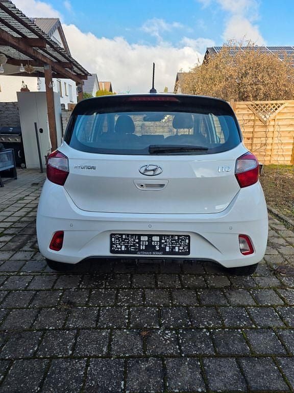 Gebraucht Hyundai i10 GO! 67 PS (49 kW) 2023 Weiß Kleinwagen