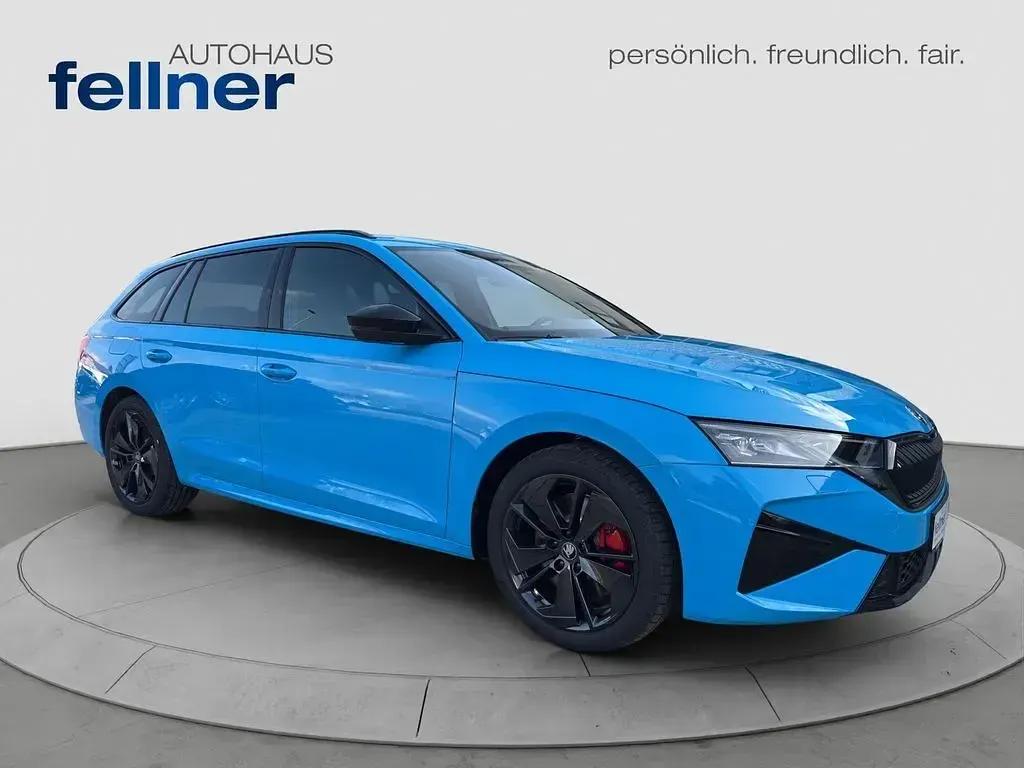 Neu Skoda Octavia RS 265 PS (194 kW) 2025 Orbit blue metallic Kombi