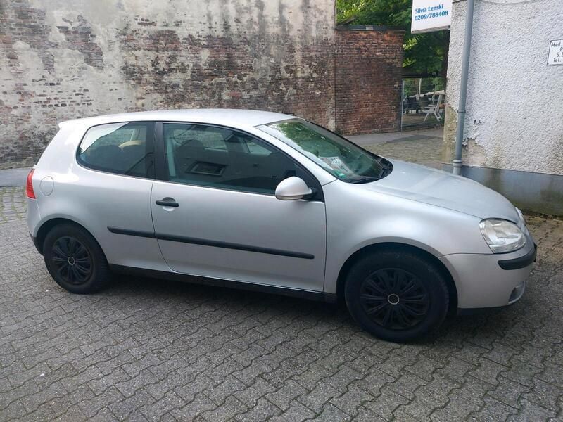 Silber Gebraucht 2005 VW Golf V Coupé | 3.000 € (Etwas zu teuer) - Bild 1/4