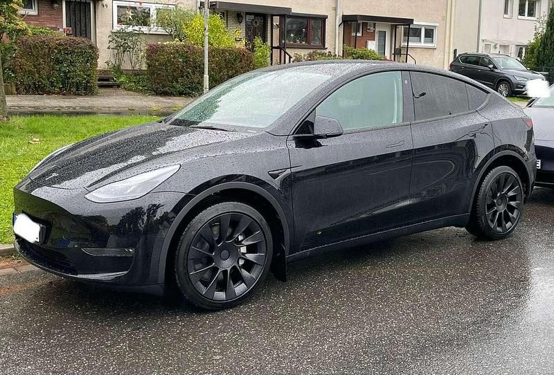 Schwarz Gebraucht 2022 Tesla Model Y SUV | 40.400 € (Teuer) - Bild 1/1