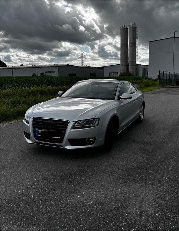 Silber Gebraucht 2010 Audi A5 Coupé | 7.990 € (Superpreis) - Bild 1/4