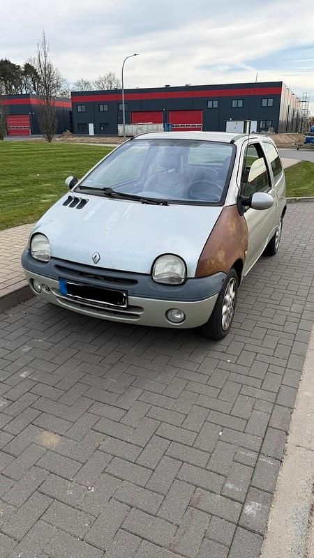 Second-hand Renault Twingo 75 CP (55 kW) 2001 Gri Hatchback